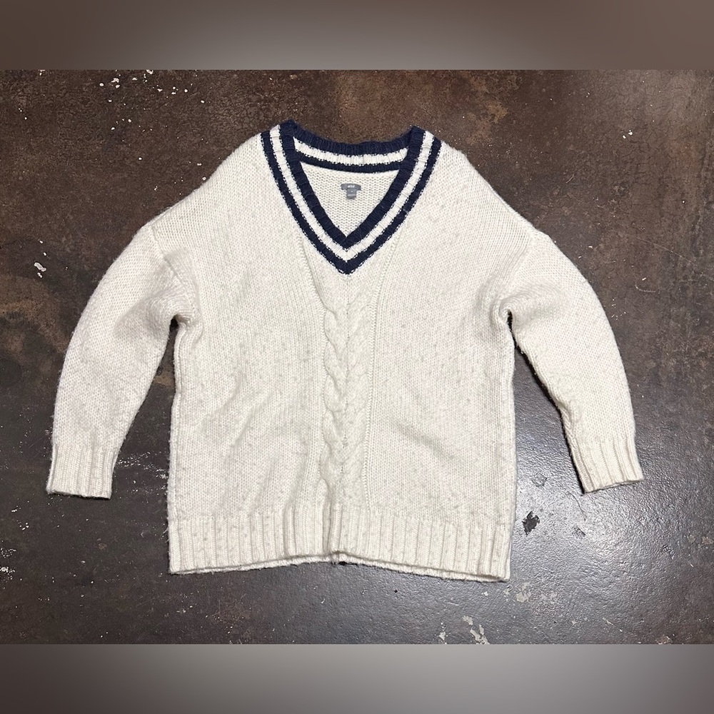 Aerie VNeck Chunky Collegiate Sweater in Cream Navy Size Medium Preppy Oversized